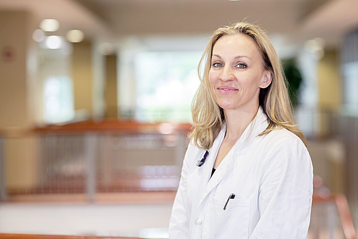Dr. Ann-Elizabeth Mohart